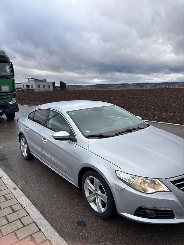 Second-hand VW Passat 140 CP (102 kW) 2011 Argintiu Coupe