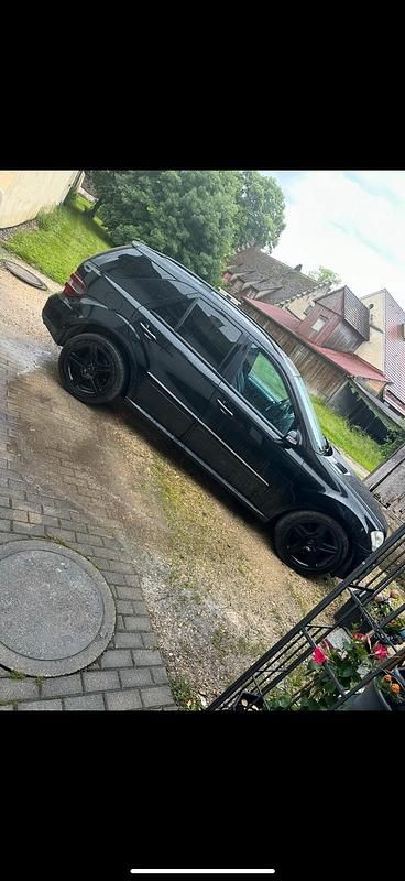 Schwarz Gebraucht 2008 Mercedes ML320 SUV | 10.000 € (Etwas zu teuer) - Bild 1/4
