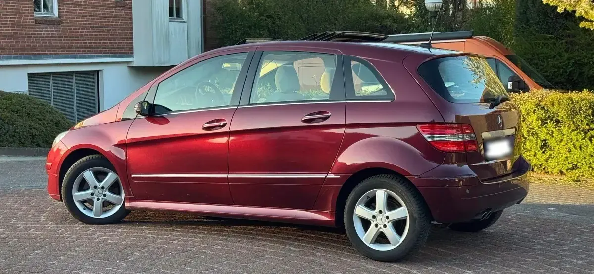 Second-hand Mercedes E200 193 CP (141 kW) 2006 Roșu Break