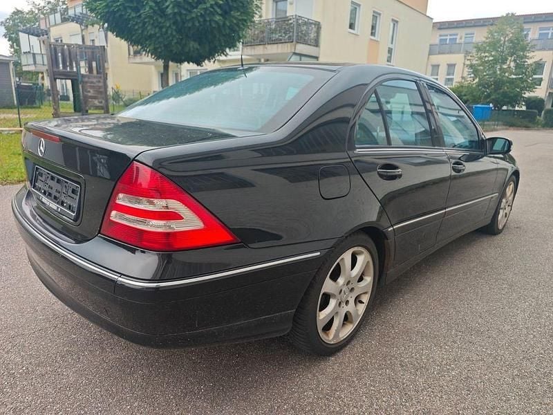 Gebraucht Mercedes C200 Avantgarde 163 PS (119 kW) 2004 Schwarz Limousine