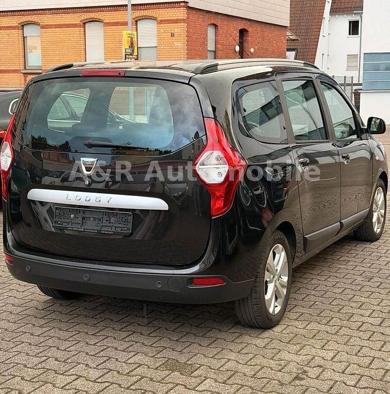 Gebraucht Dacia Lodgy Prestige 107 PS (78 kW) 2015 Schwarz Van / Kleinbus