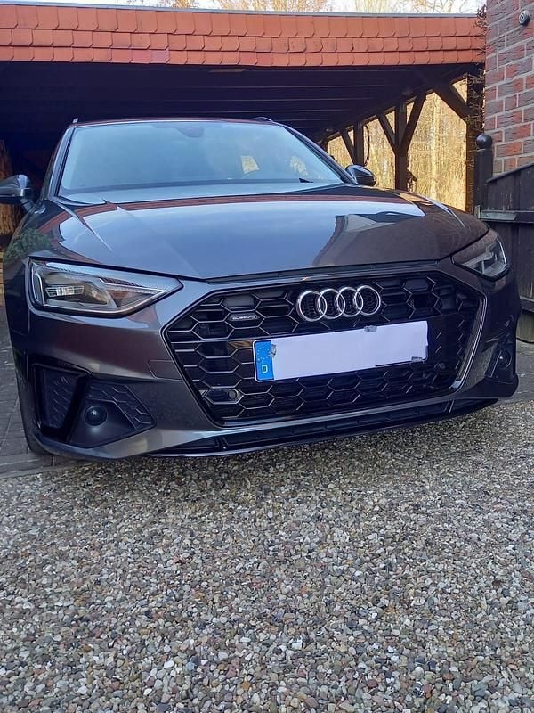 Gebraucht Audi A4 S-Line 190 PS (139 kW) 2020 Grau Kombi