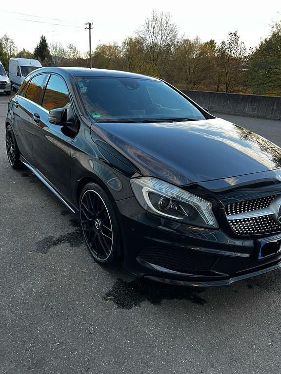 Gebraucht Mercedes A220 170 PS (125 kW) 2015 Schwarz Limousine