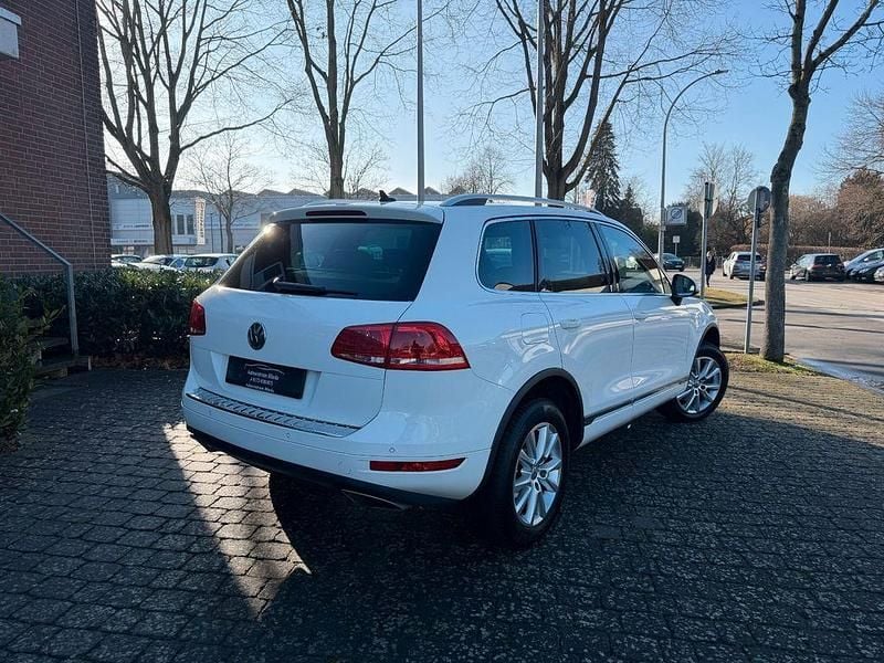 Gebraucht VW Touareg 204 PS (150 kW) 2011 Weiß SUV
