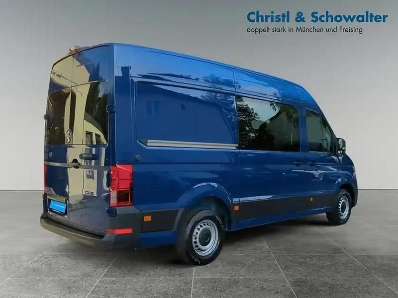 Gebraucht VW Crafter 140 PS (102 kW) 2024 Deep ocean blue Van