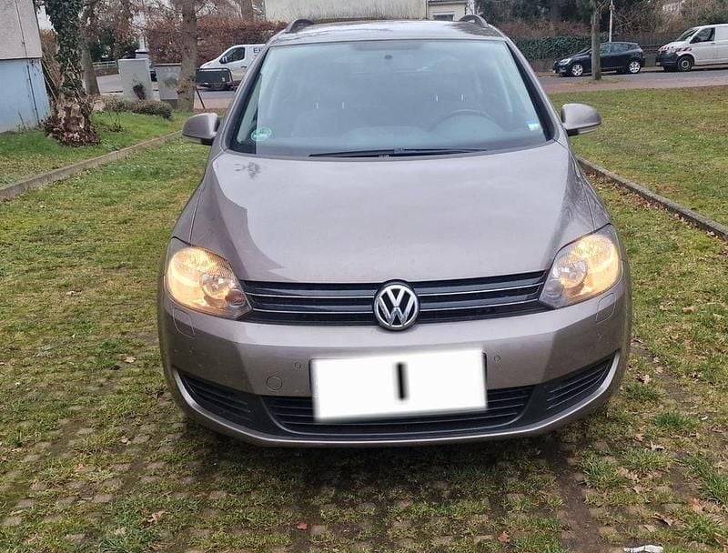 Braun Gebraucht 2011 VW Golf Plus Cross Style Van / Kleinbus | 4.950 € (Guter Preis) - Bild 1/4