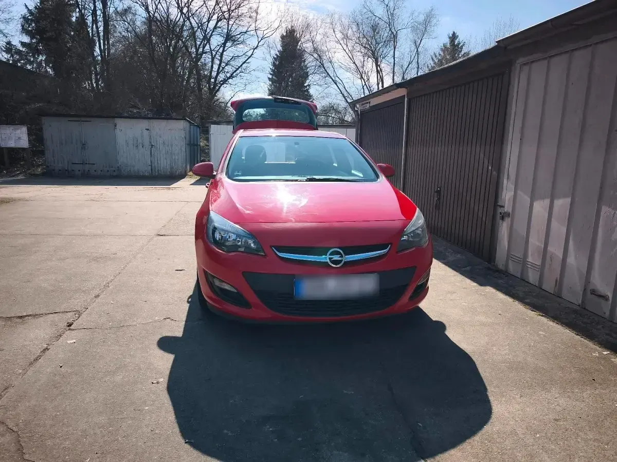 Gebraucht Opel Astra 116 PS (85 kW) 2015 Rot Limousine
