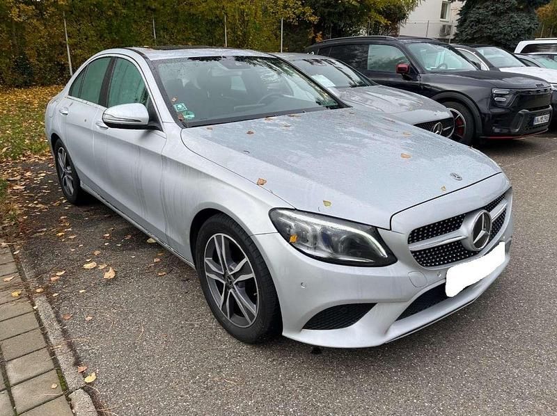 Silber Gebraucht 2019 Mercedes C220 Avantgarde Limousine | 18.000 € (Superpreis) - Bild 1/4