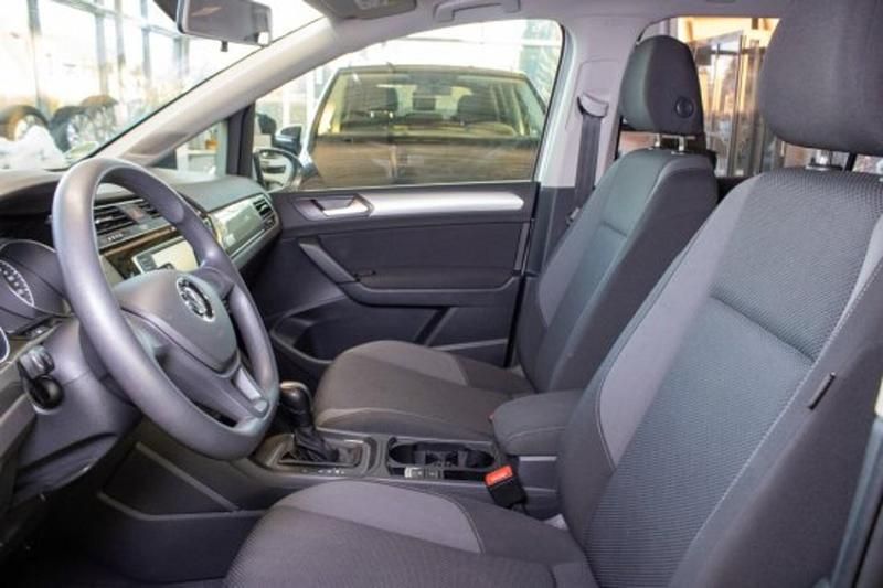 Gebraucht VW Touran Trendline 110 PS (80 kW) 2016 Silber Van / Kleinbus