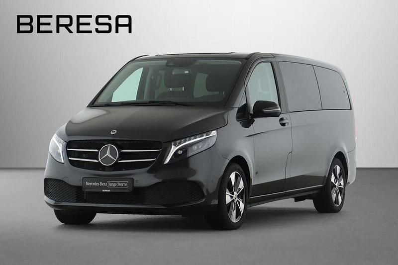 Grau Gebraucht 2023 Mercedes V220 Night Van / Kleinbus | 51.225 € (Fairer Preis) - Bild 1/4