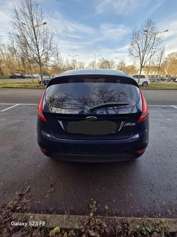 Gebraucht Ford Fiesta Trend 60 PS (44 kW) 2011 Blau Kleinwagen