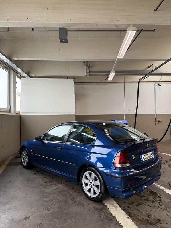 Blau Gebraucht 2004 BMW 316 Coupé | 1.500 € (Guter Preis) - Bild 1/4