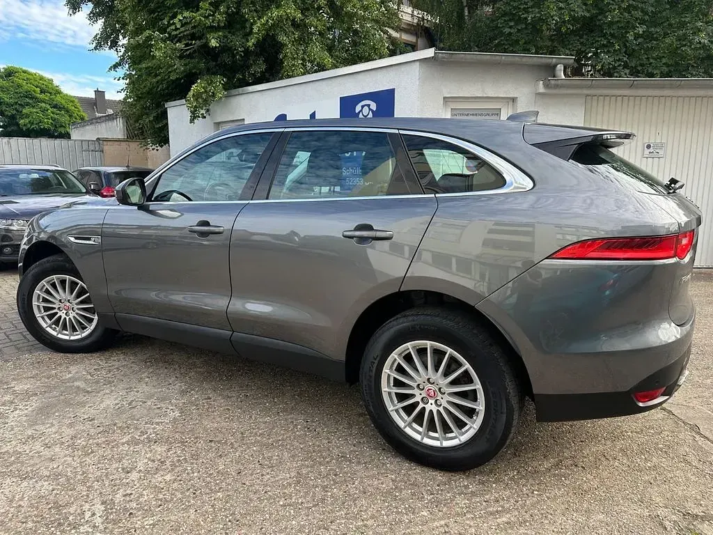 Gebraucht Jaguar F-Pace 179 PS (131 kW) 2017 Grau SUV