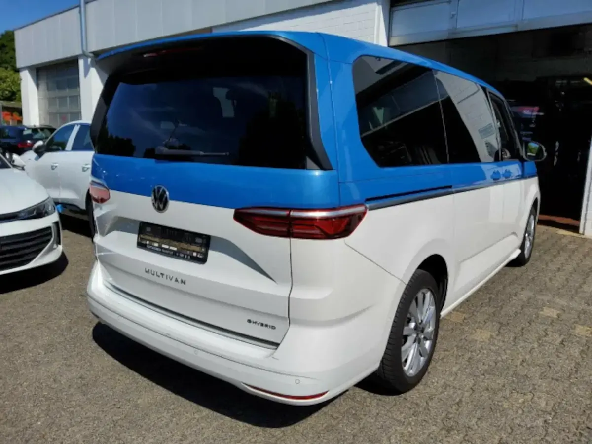 Gebraucht VW Multivan Style 150 PS (110 kW) 2023 Van / Kleinbus
