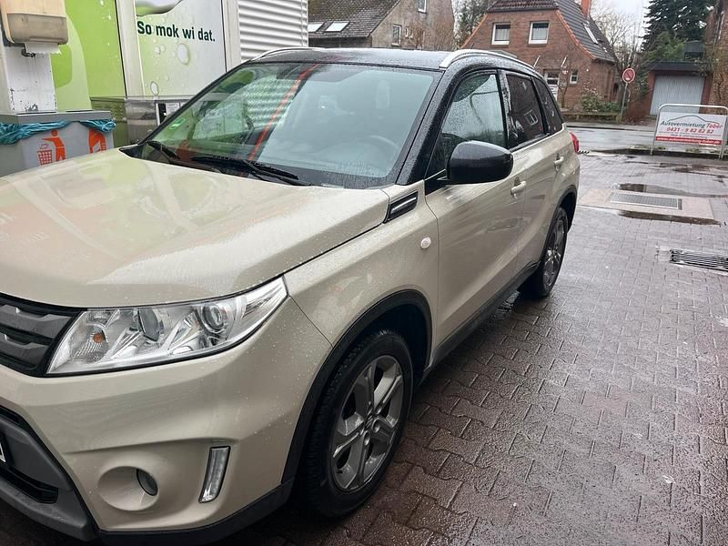 Gebraucht Suzuki Vitara 120 PS (88 kW) 2015 Beige SUV