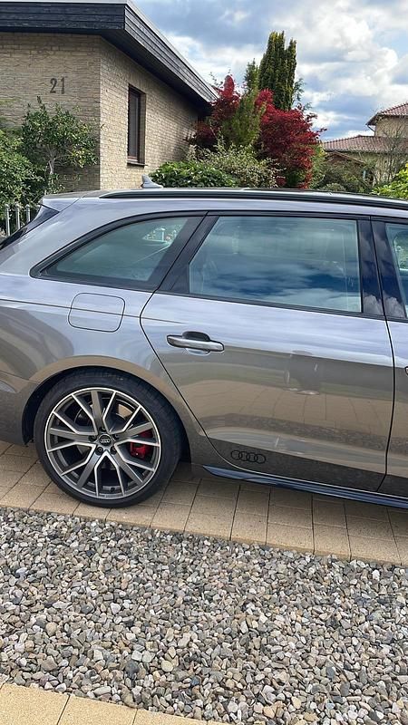 Gebraucht Audi A4 Edition .1 245 PS (180 kW) 2020 Grau Kombi