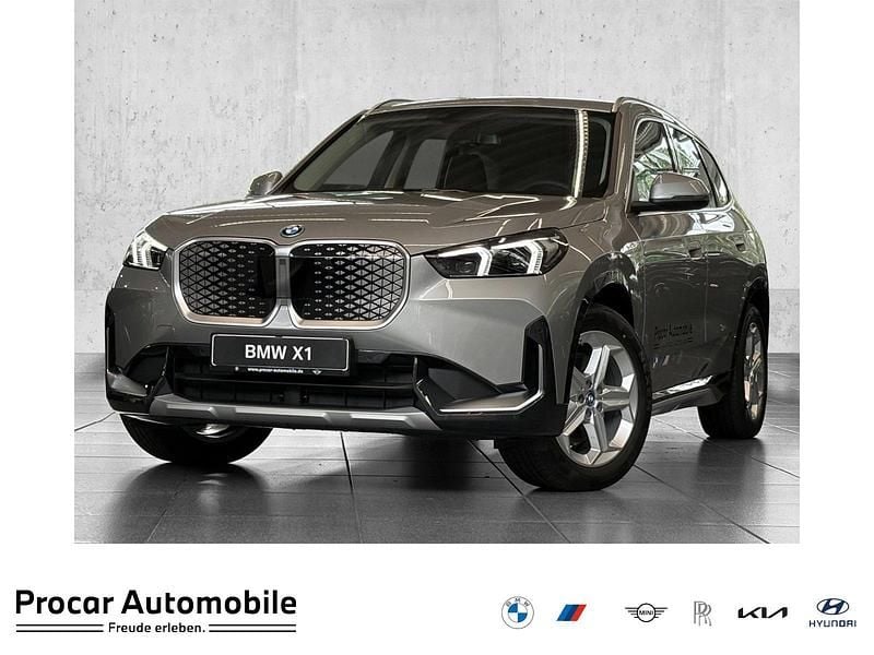 Silber Gebraucht 2025 BMW iX1 xLine SUV | 48.990 € (Etwas zu teuer) - Bild 1/4