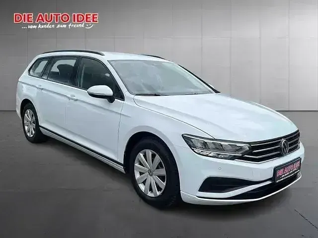 Gebraucht VW Passat 150 PS (110 kW) 2023 Weiß Kombi
