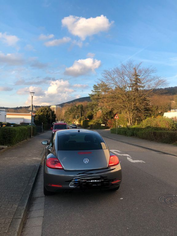 Grau Gebraucht 2012 VW Beetle Limousine | 8.500 € (Teuer) - Bild 1/4