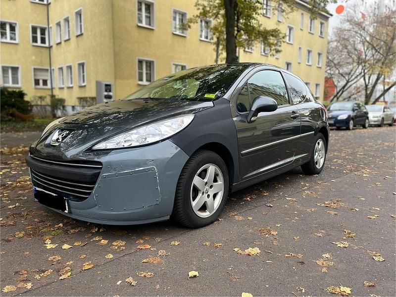 Grau Gebraucht 2010 Peugeot 207 Kleinwagen | 899 € - Bild 1/4