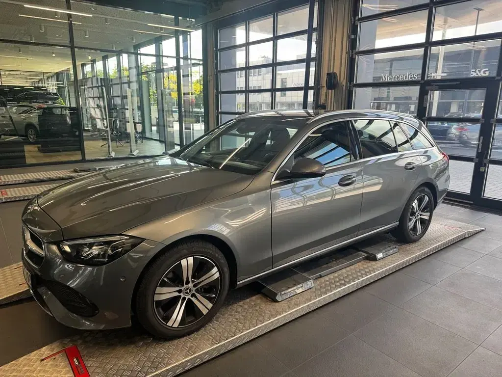 Gebraucht Mercedes C220 200 PS (147 kW) 2022 Grau Limousine