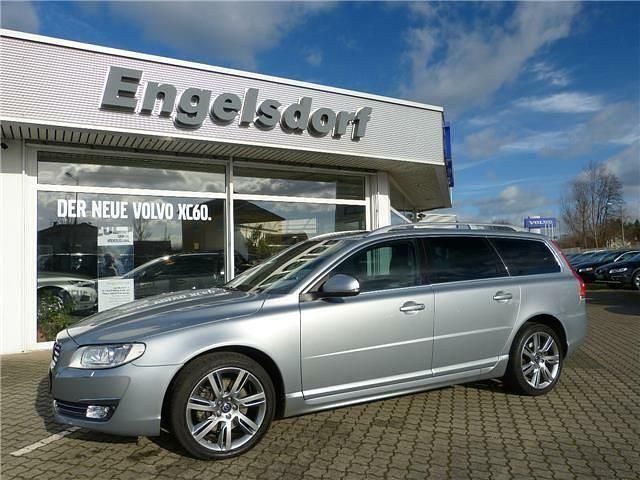 Gebraucht Volvo V70 Summum 215 PS (158 kW) 2014 Silber Kombi