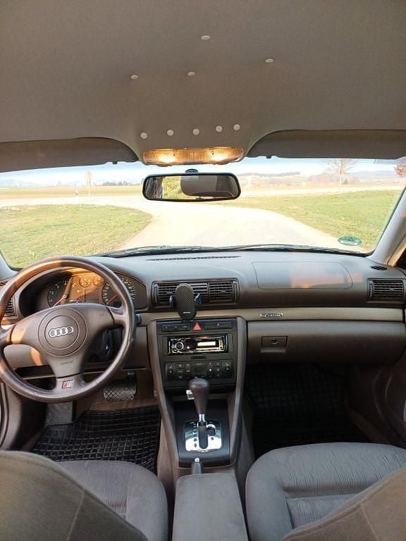 Gebraucht Audi A4 Sport 193 PS (141 kW) 1999 Gold Limousine