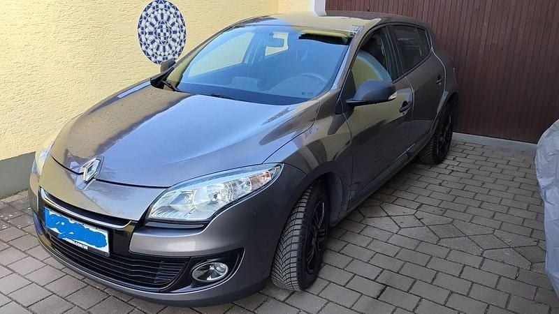 Gebraucht Renault Mégane Expression 101 PS (74 kW) 2012 Grau Limousine