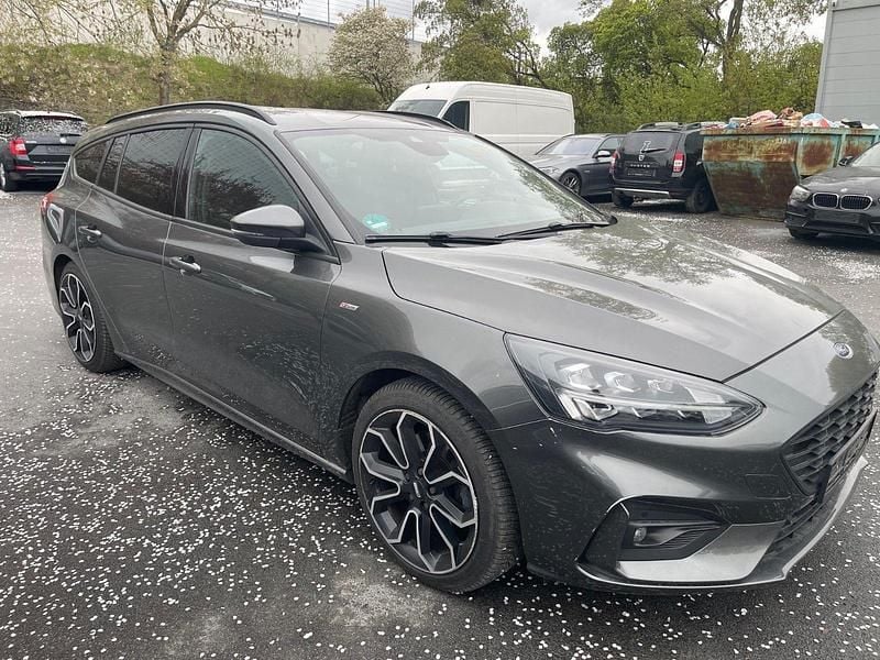 Gebraucht Ford Focus ST-Line 150 PS (110 kW) 2019 Grau Kombi