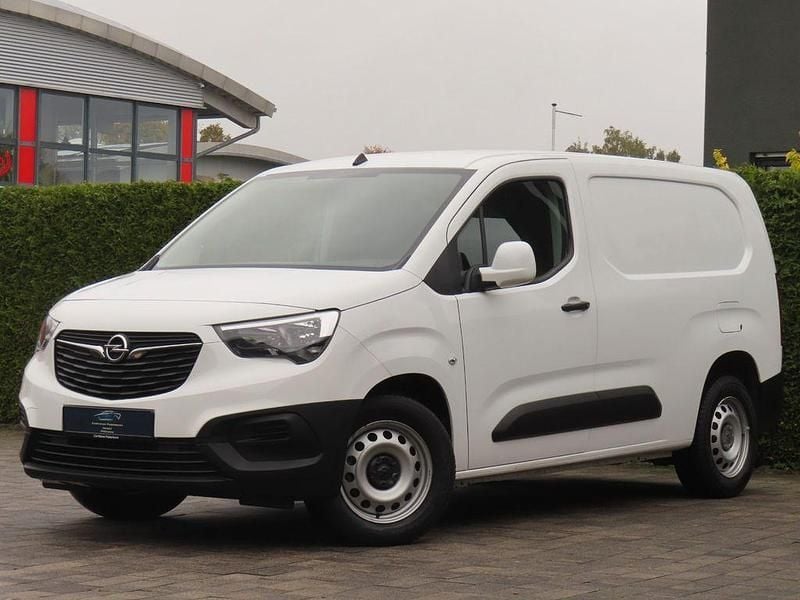 Weiß Gebraucht 2021 Opel Combo Edition Van / Kleinbus | 11.500 € (Guter Preis) - Bild 1/4