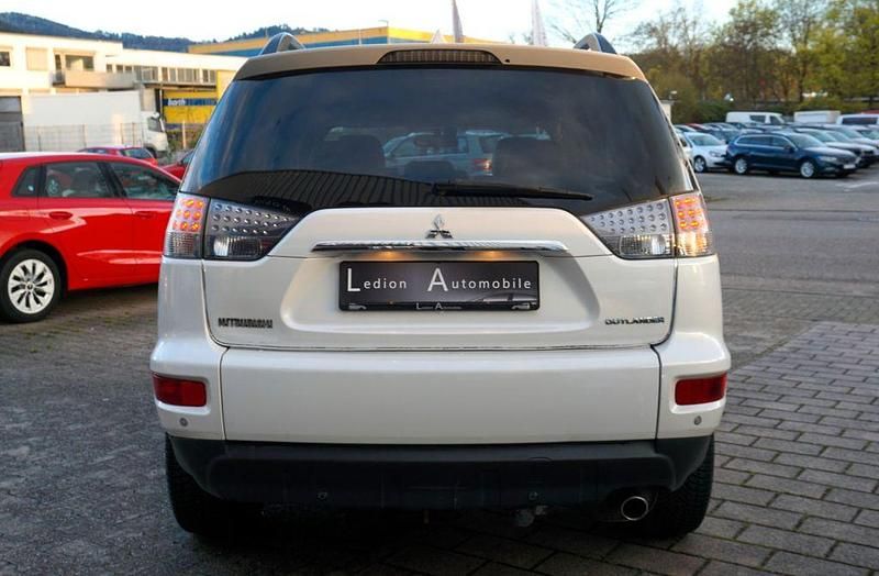 Gebraucht Mitsubishi Outlander Edition 147 PS (108 kW) 2011 Weiß SUV