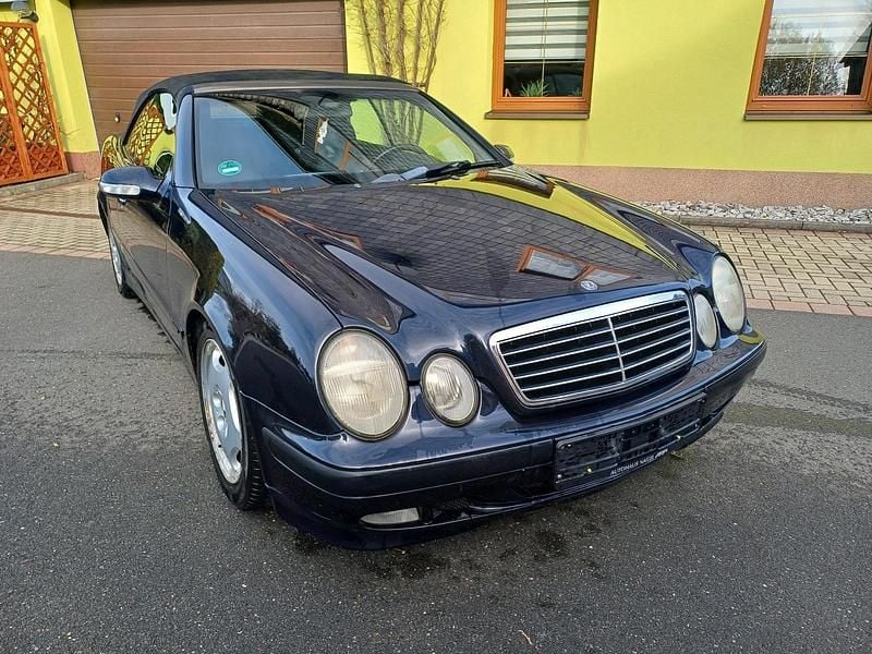 Gebraucht Mercedes CLK230 197 PS (144 kW) 2002 Blau Cabrio