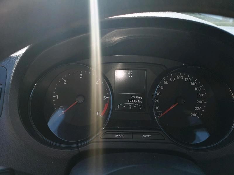 Gebraucht VW Polo 75 PS (55 kW) 2014 Schwarz Kleinwagen