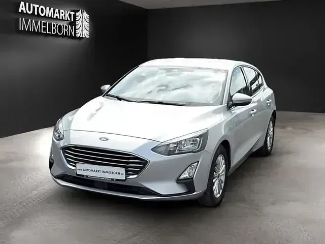 Gebraucht Ford Focus Titanium 120 PS (88 kW) 2021 Silber (metallic) Limousine