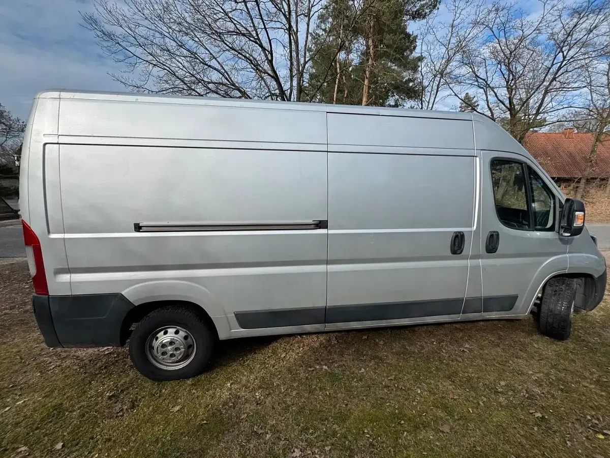 Gebraucht Peugeot Boxer 131 PS (96 kW) 2018 Silber Van