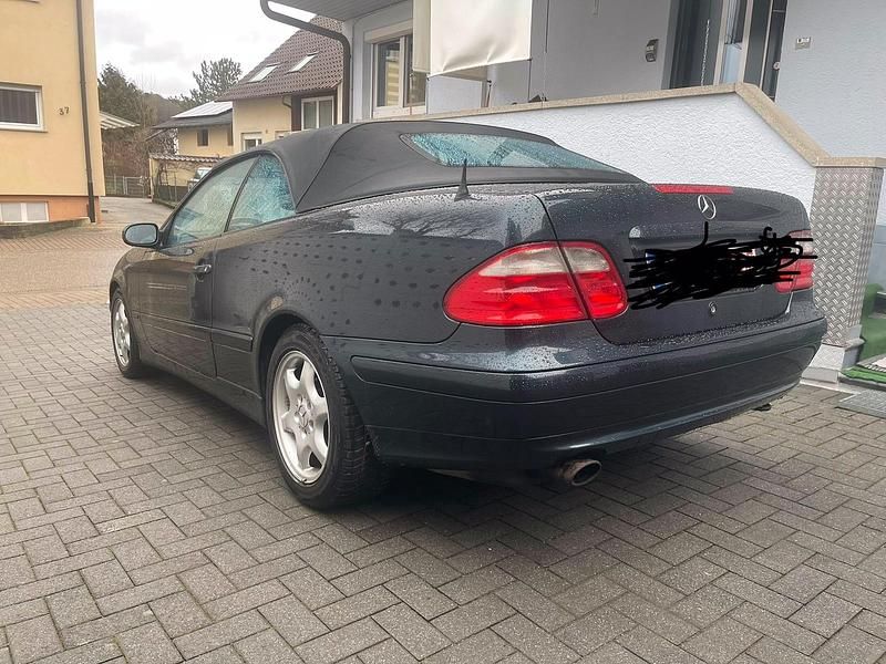 Gebraucht Mercedes CLK200 136 PS (100 kW) 2000 Schwarz Cabrio