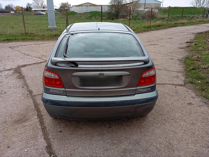 Gebraucht Renault Mégane II 75 PS (55 kW) 2002 Grau Limousine