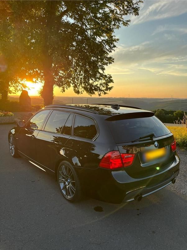Schwarz Gebraucht 2010 BMW 335 M Performance Kombi | 15.850 € (Fairer Preis) - Bild 1/4