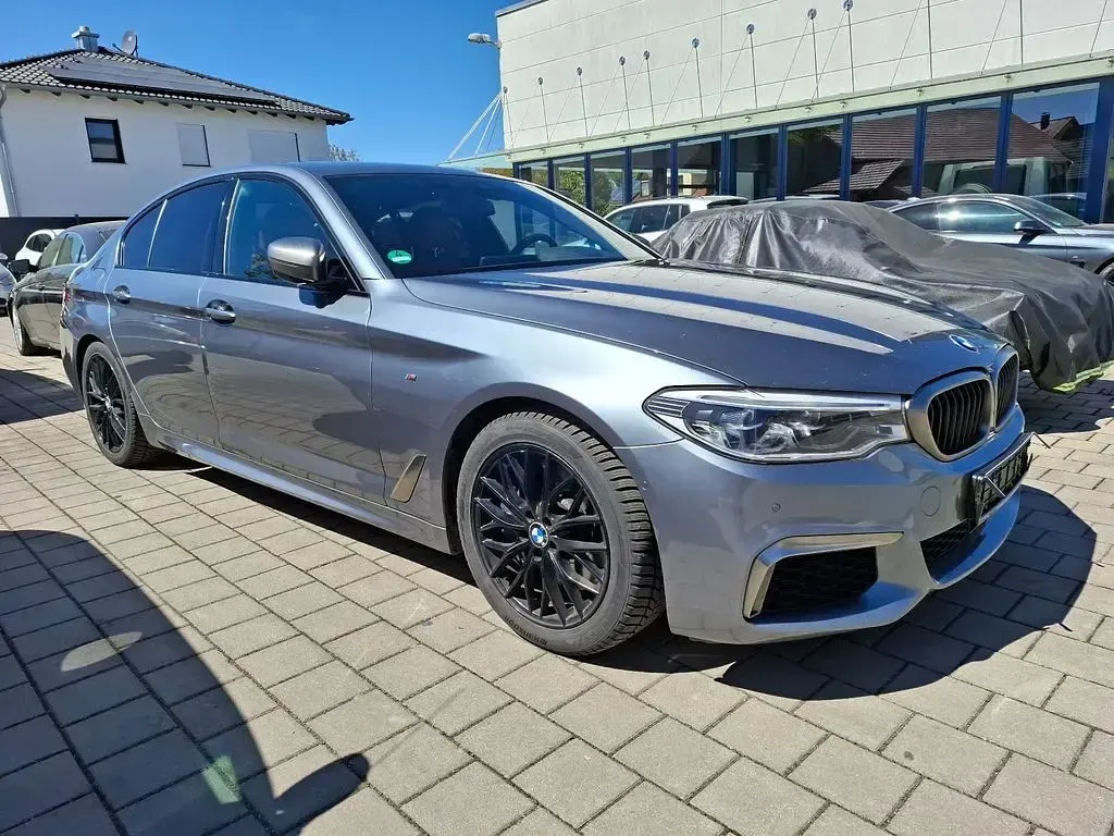 Gebraucht BMW M550 Performance 400 PS (294 kW) 2018 Blau Limousine
