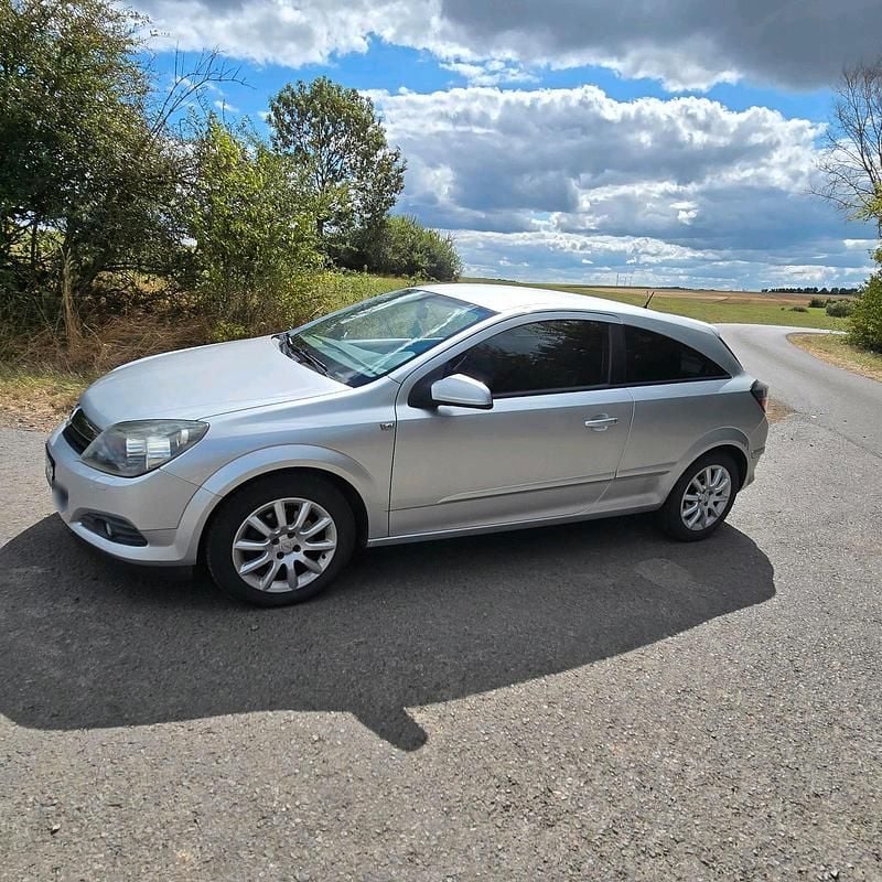 Gebraucht Opel Astra GTC 105 PS (77 kW) 2007 Silber Kleinwagen