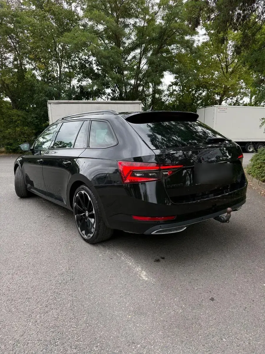 Gebraucht Skoda Superb SportLine 190 PS (139 kW) 2020 Schwarz Limousine