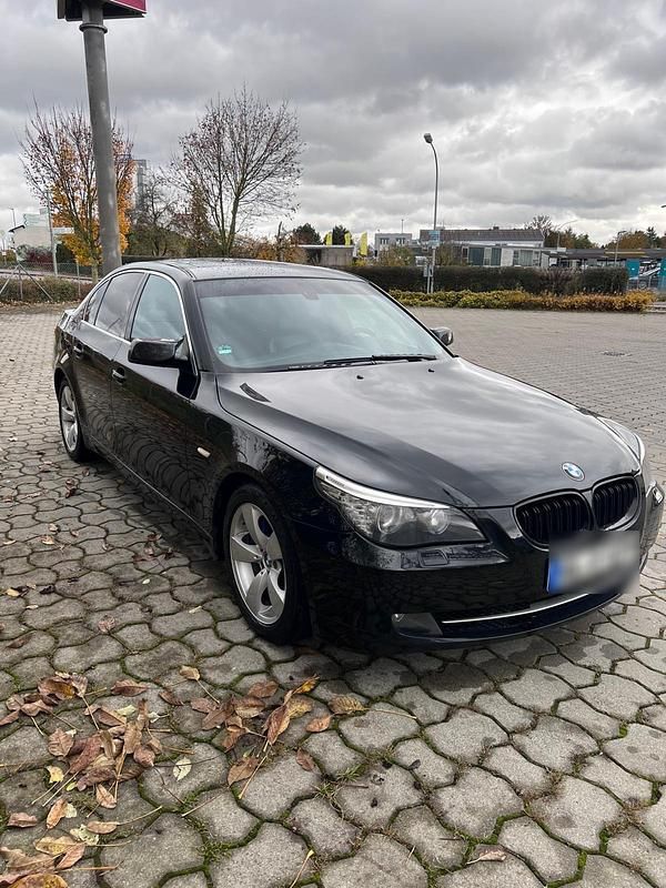 Gebraucht BMW 530 235 PS (172 kW) 2008 Schwarz Limousine