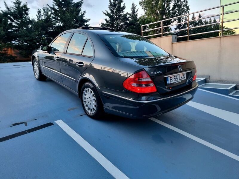 Gebraucht Mercedes E240 Elegance 177 PS (130 kW) 2002 Silber Limousine