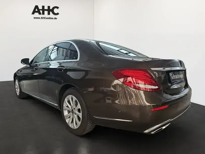 Gebraucht Mercedes E250 Luxury 211 PS (155 kW) 2017 Braun Limousine