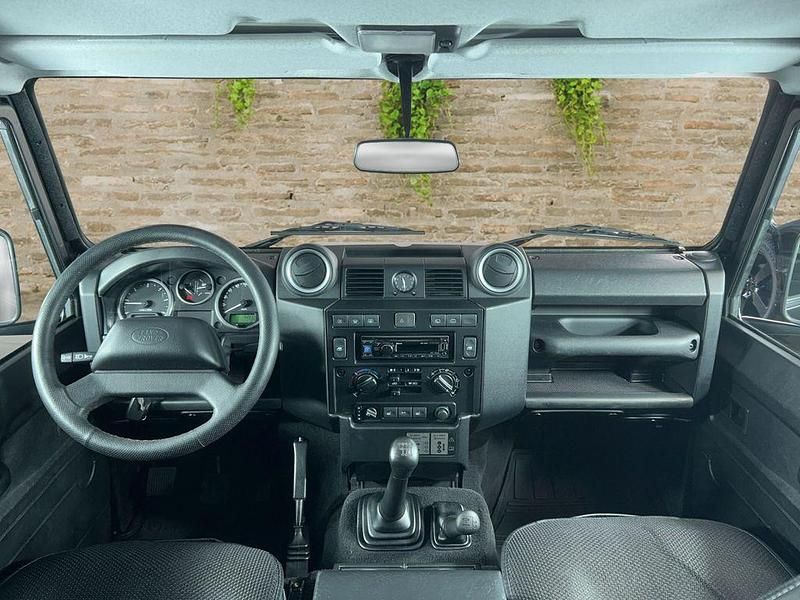 Gebraucht Land Rover Defender 122 PS (89 kW) 2013 Grau Kombi