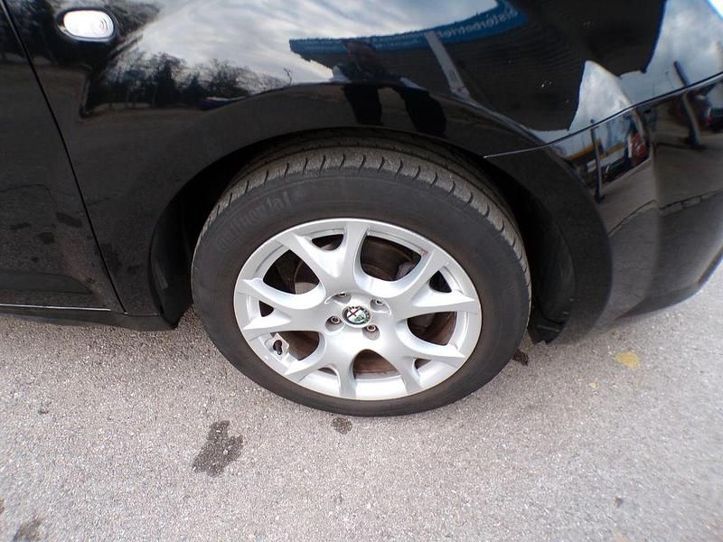 Gebraucht Alfa Romeo MiTo Turismo 105 PS (77 kW) 2015 Schwarz Kleinwagen