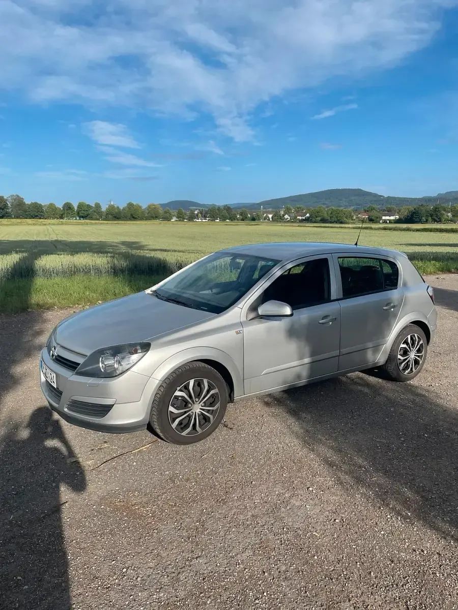 Gebraucht Opel Astra 106 PS (77 kW) 2004 Silber Limousine