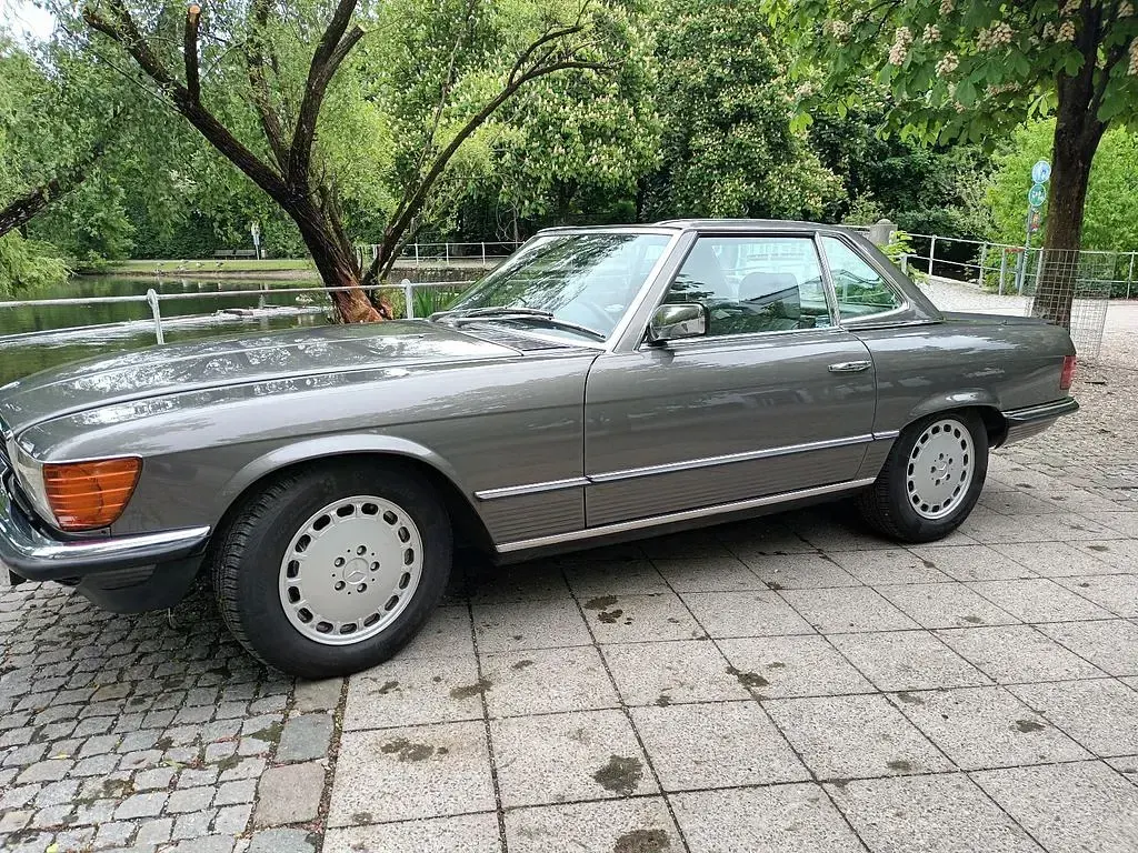 Gebraucht Mercedes SL500 231 PS (169 kW) 1985 Grau Cabrio