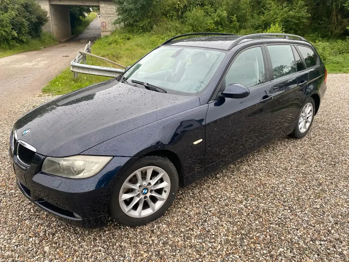 Gebraucht BMW 318 143 PS (105 kW) 2007 Blau Kombi