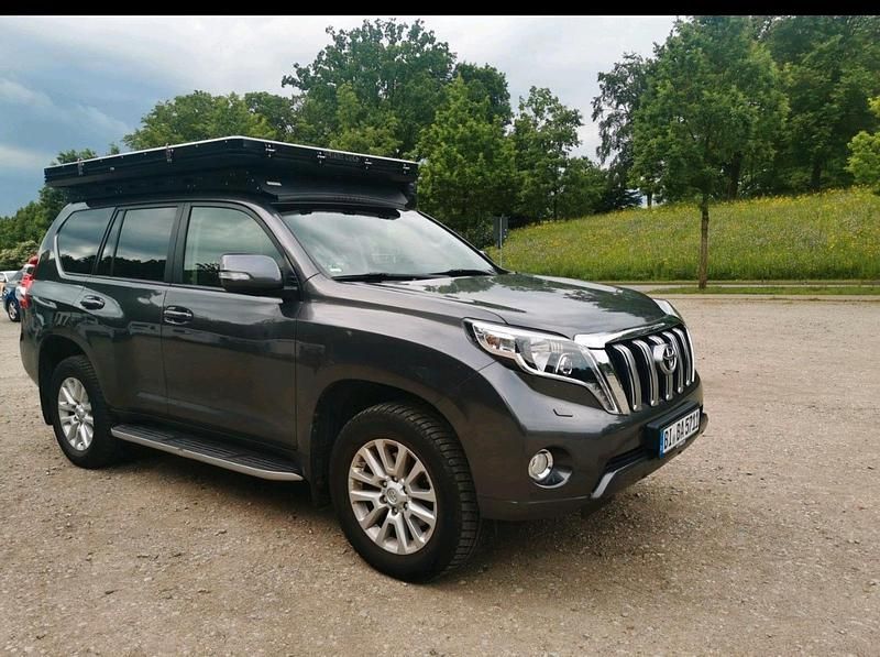 Grau Gebraucht 2025 Toyota Land Cruiser SUV | 29.500 € - Bild 1/4